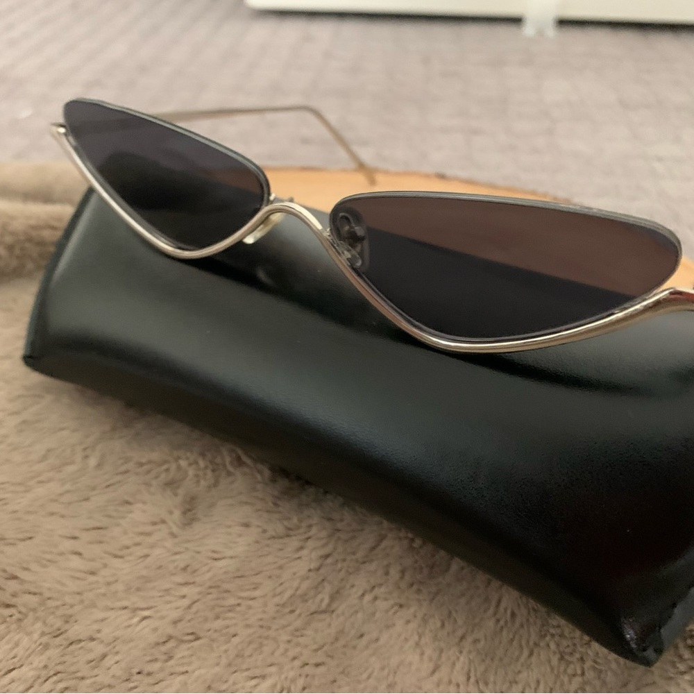 Skinny statement shades